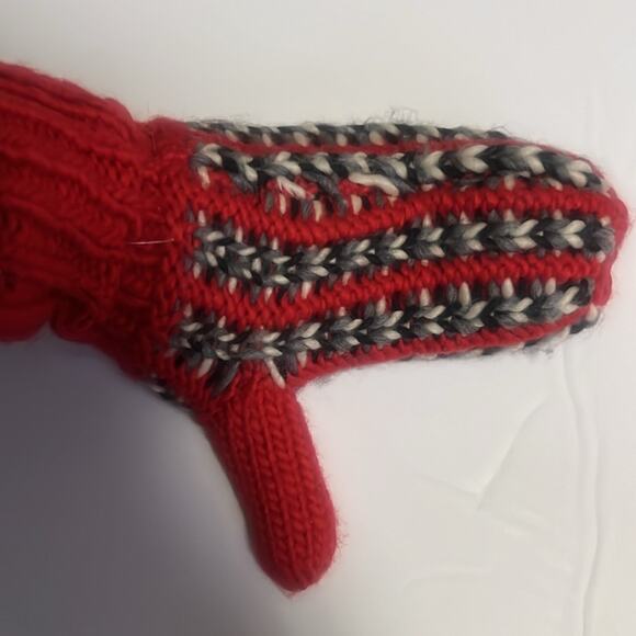 COZY CABIN MARLED‎ STRIPED HAT AND MITTEN SET - Picture 5 of 5